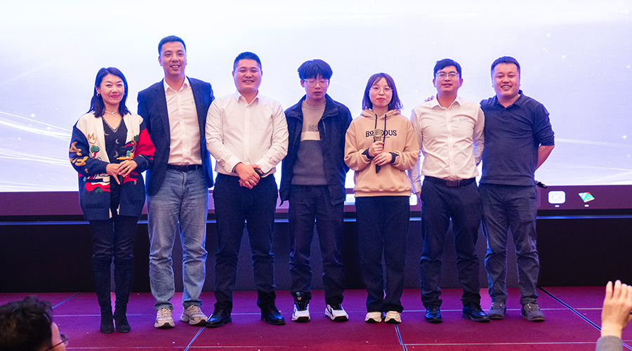 变革创新，突破前行 | 尊龙凯时人生就是搏储能2023年终总结大会及2024年迎新年会圆满落幕