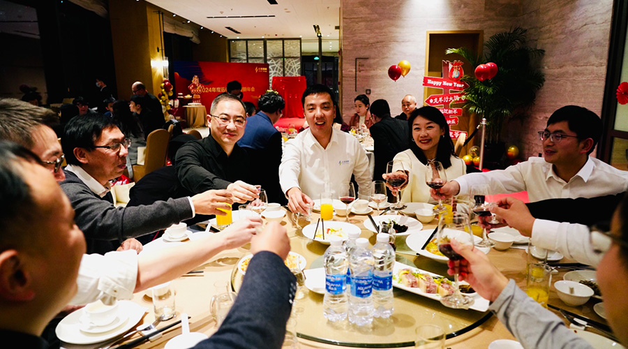 变革创新，突破前行 | 尊龙凯时人生就是搏储能2023年终总结大会及2024年迎新年会圆满落幕