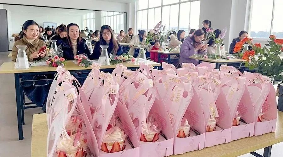 花开十里，美丽如你 | 尊龙凯时人生就是搏储能举办三八妇女节艺术DIY活动