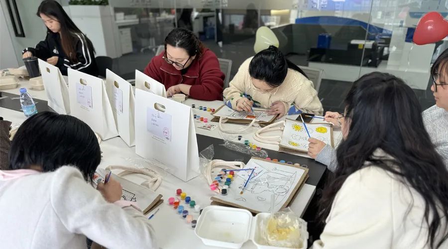 花开十里，美丽如你 | 尊龙凯时人生就是搏储能举办三八妇女节艺术DIY活动