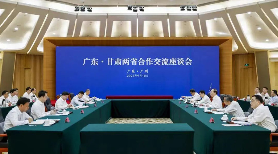 尊龙凯时人生就是搏储能在甘肃重点产业招商会上签约，省委书记胡昌升见证